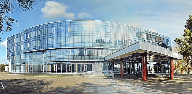 панорамные фасады учебно-тренировочного центра Калининец