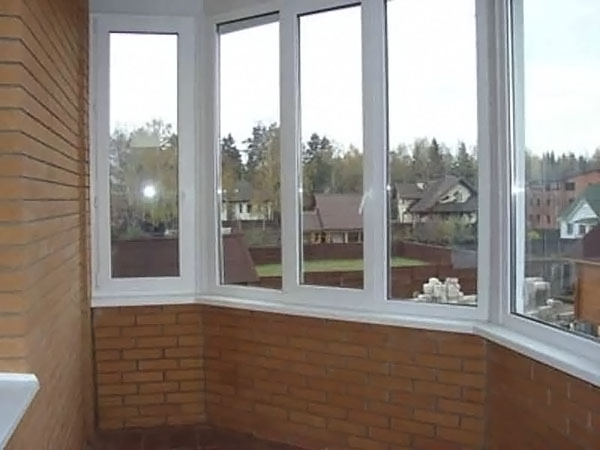 Остекления балкона в частном доме, коттедже и даче Калининец
