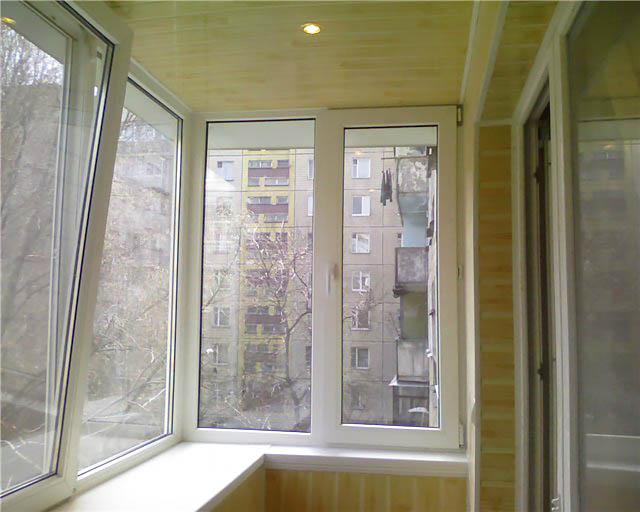 Остекление балкона в панельном доме по цене от производителя Калининец